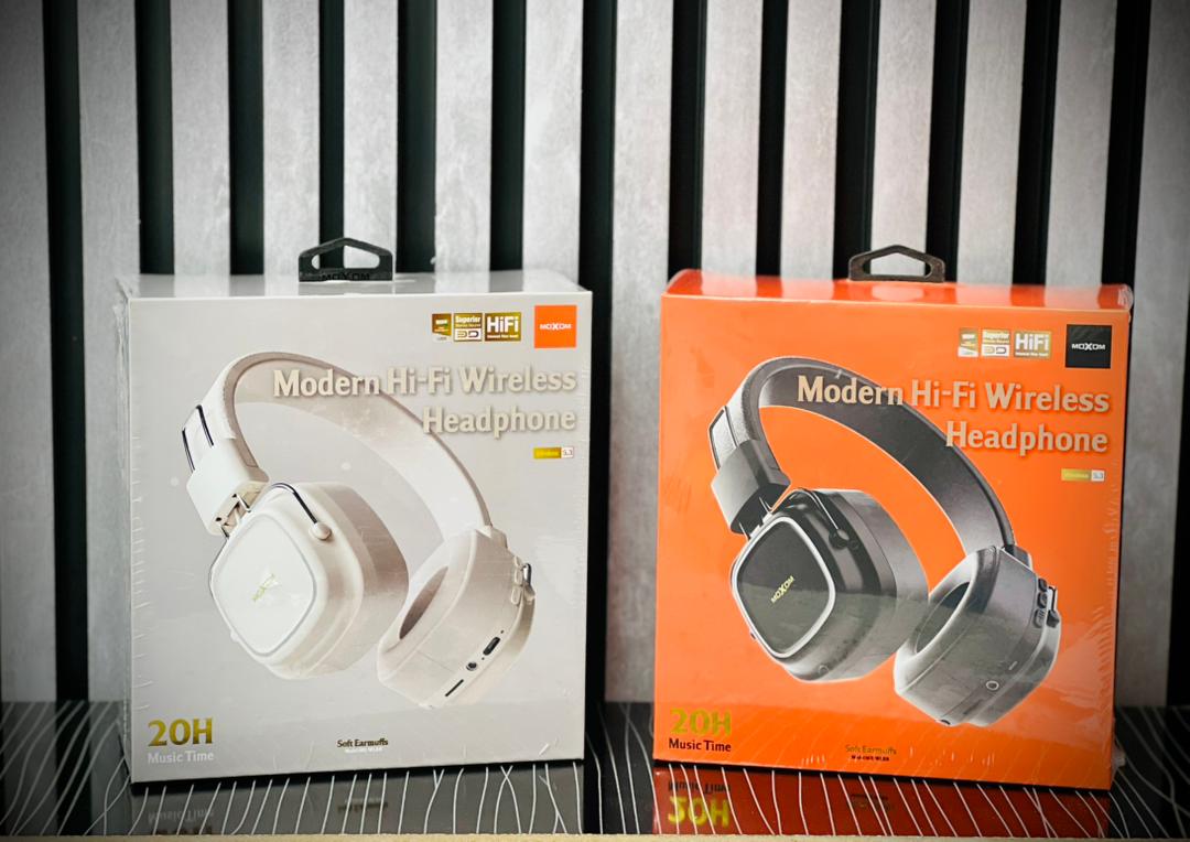 هدفون بلوتوثی موکسوم مدل MOXOM Modern Hi-Fi Wireless Headphone با شارژدهی ۲۰ ساعته و صدای سه‌بعدی